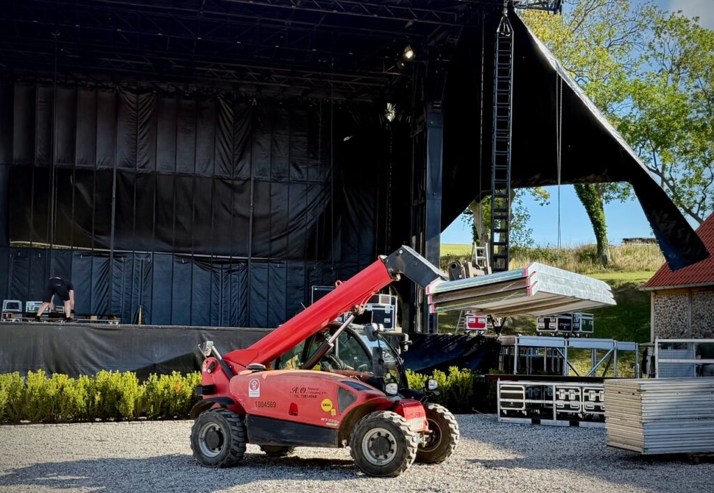 Det sidste telt, den sidste stol bliver ryddet og klar til næste års NÆR Festival