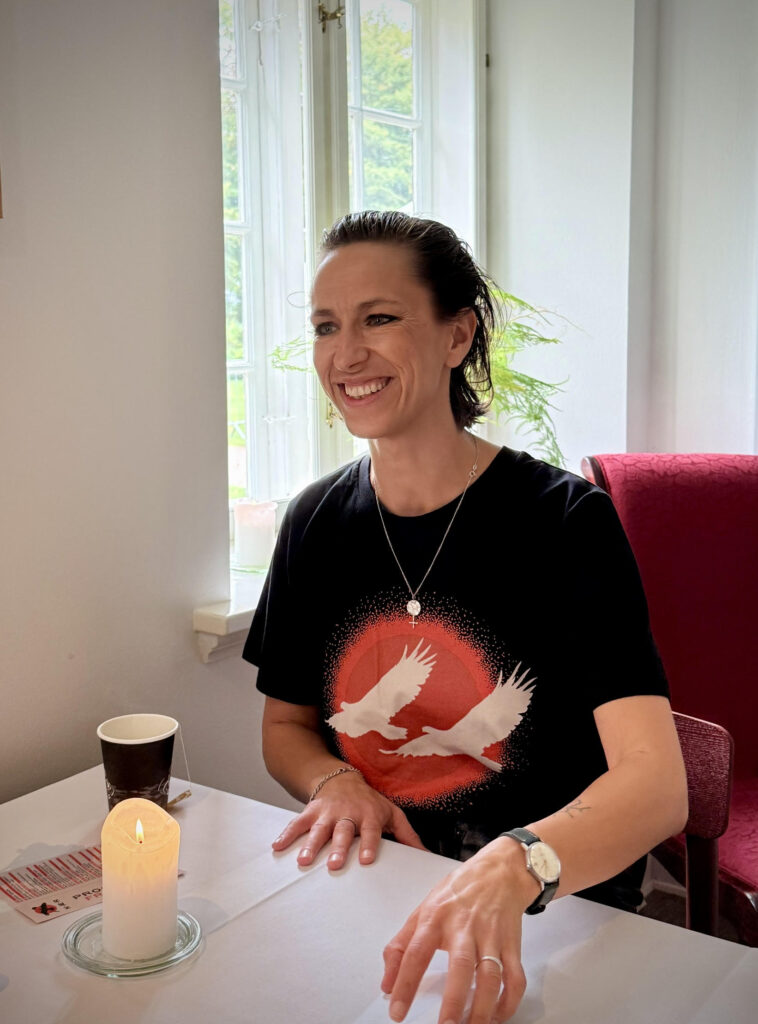 Aktivisme spiller en stor rollei Mathilde Falchs liv. Det at hjælpe andre - som ikke har en stærk stemme